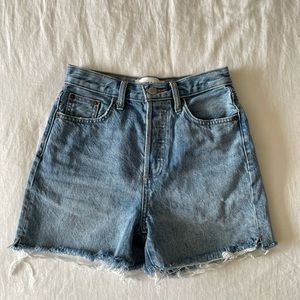Aritzia The Yoko Mid Thigh Short
